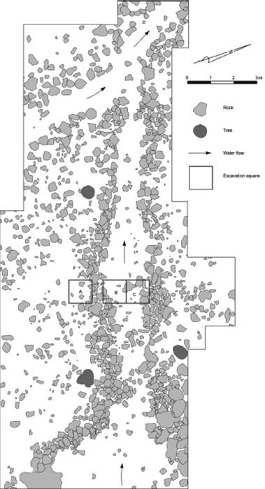 Figure 22 Funnel-shaped entrance to channel at start of Muldoons Trap Complex, Lake Condah, showing location of excavation squares. [map]