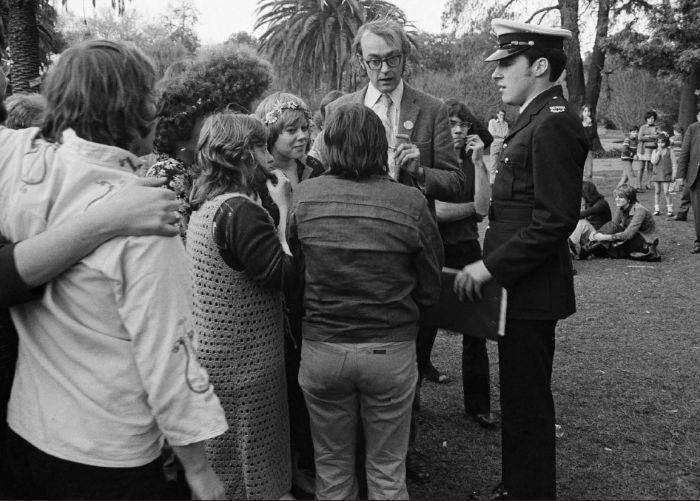 Rennie Ellis at Gay Pride Week, September 1973: picnic in the Melbourne Botanical Gardens. [Photograph]